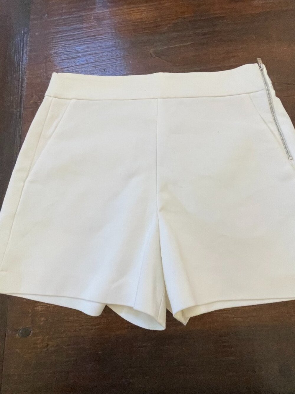 Zara Women's High-Waisted M White Dress Shorts Pockets Size Zipper Ctn-blend NWT